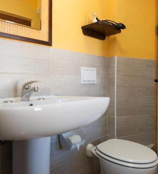 اتاق استاندارد سه نفره, Beb Le Frattocchie