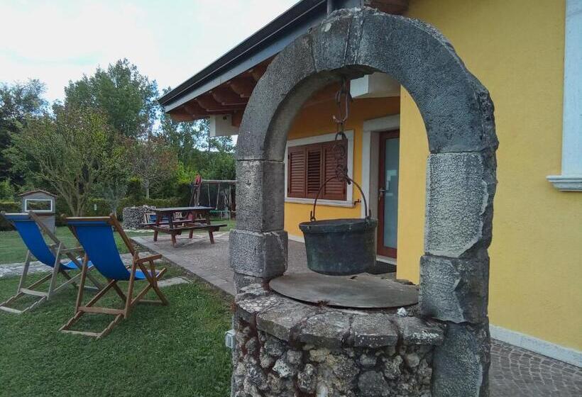 استودیو استاندارد با چشمانداز باغ, Beb Le Frattocchie