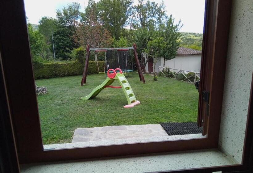 استودیو استاندارد با چشمانداز باغ, Beb Le Frattocchie