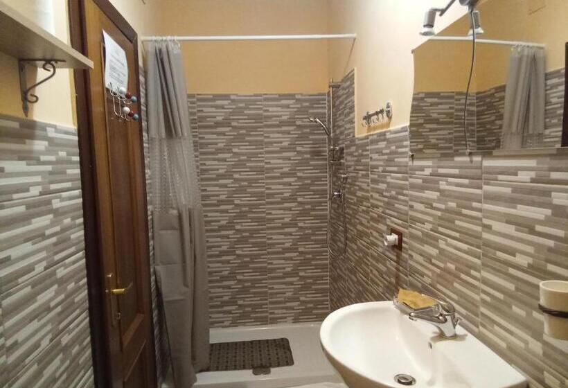 استودیو استاندارد با چشمانداز باغ, Beb Le Frattocchie