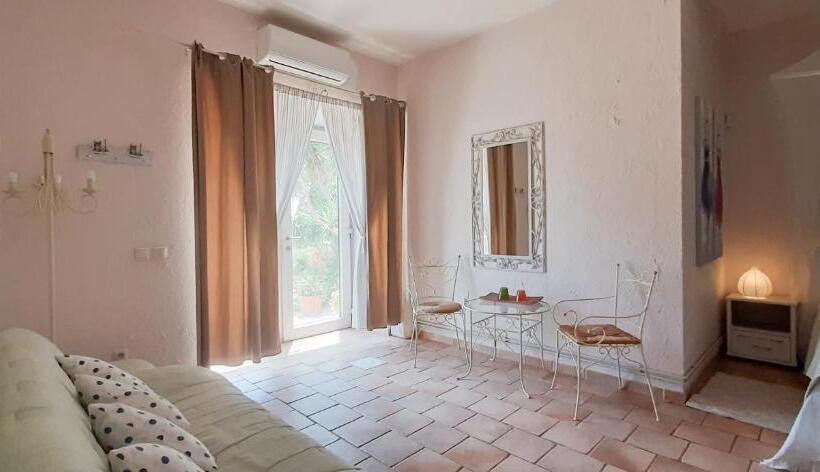 标准间, Poggio Bellavista