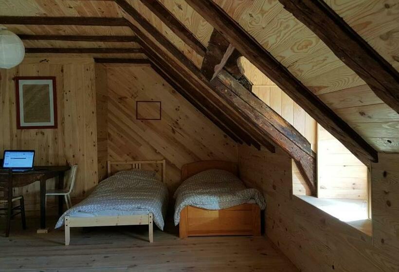 غرفة عائلية, Relais Des Castors