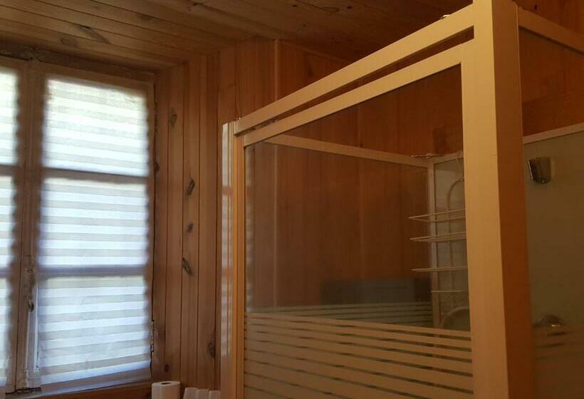 Семейный Номер, Relais Des Castors