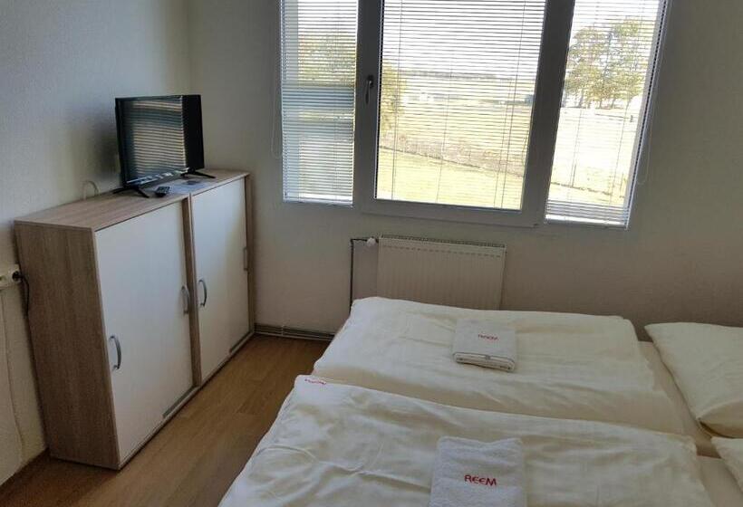 スタンダードトリプルルーム, Country House Reem