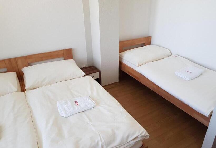 Номер Стандарт Трехместный, Country House Reem