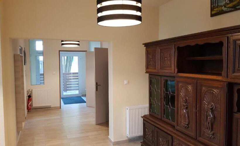 Апартаменты 1 Спальня Нижний Этаж, Country House Reem