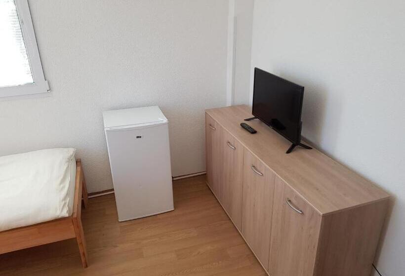 ベーシックトリプルルーム, Country House Reem