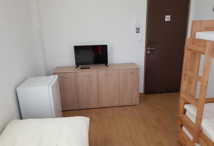 ベーシックトリプルルーム, Country House Reem