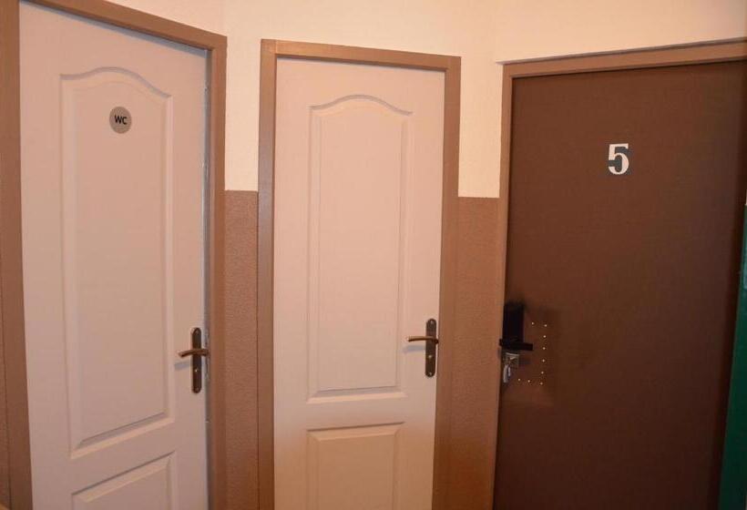 スタンダードルーム, Country House Reem