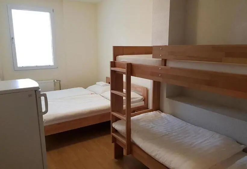 エコノミー４人部屋, Country House Reem