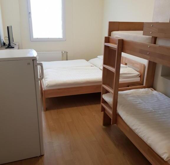 エコノミー4人部屋, Country House Reem