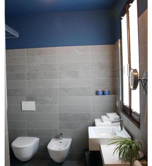 标准三人间, A Cjase Di Lise