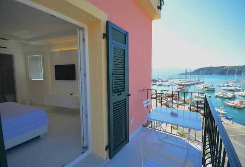 オーシャンビューデラックスルームバルコニー付き, Al Molo Sea View Rooms