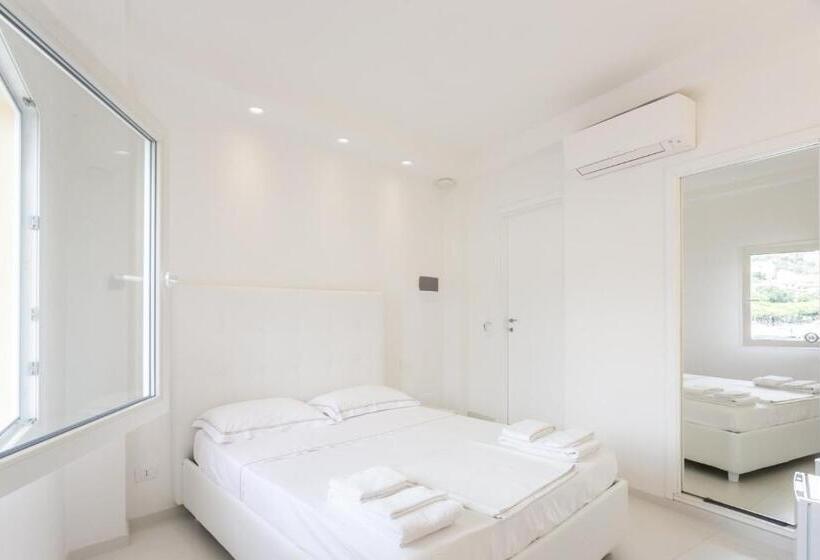 オーシャンビュースタンダードルーム, Al Molo Sea View Rooms