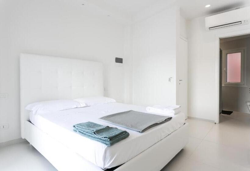 オーシャンビューデラックスルームバルコニー付き, Al Molo Sea View Rooms