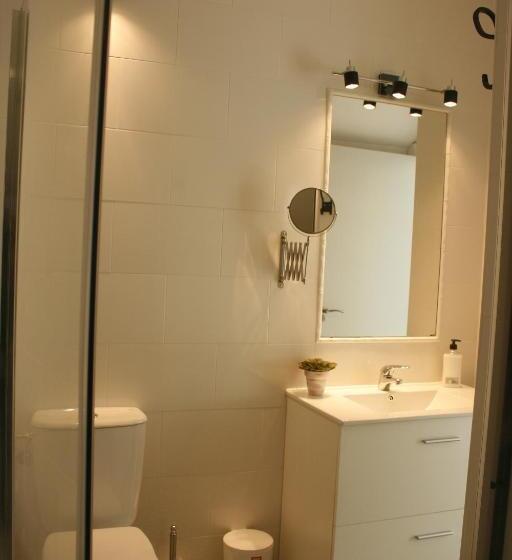 شقة غرفتين, Pensión El Ansar