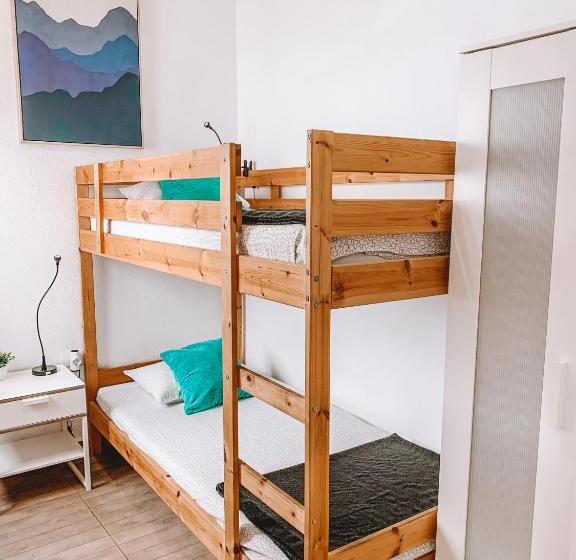 バス共有のスタンダードルーム, Greentree House