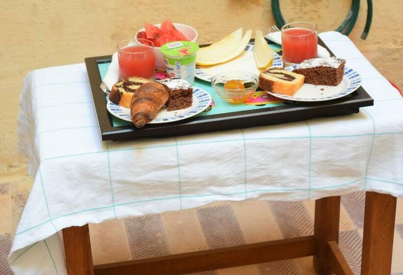 اتاق استاندارد با بالکن, Maria Townhouse Heart Of Victoria B&b