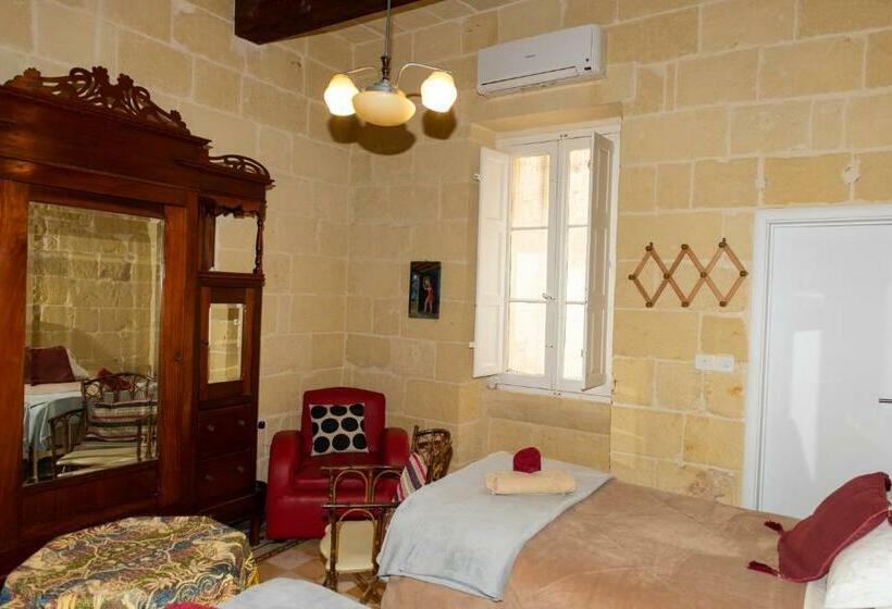 اتاق لوکس, Maria Townhouse Heart Of Victoria B&b