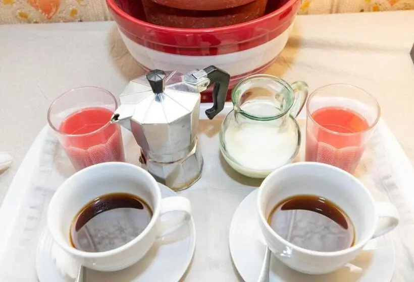 اتاق استاندارد با بالکن, Maria Townhouse Heart Of Victoria B&b