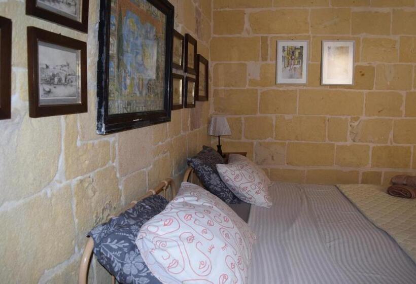 اتاق لوکس, Maria Townhouse Heart Of Victoria B&b