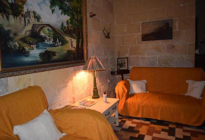 اتاق لوکس, Maria Townhouse Heart Of Victoria B&b