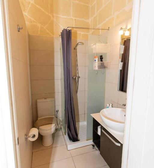 اتاق استاندارد با بالکن, Maria Townhouse Heart Of Victoria B&b