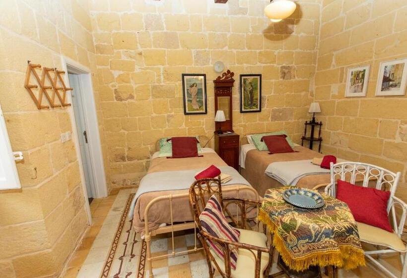 اتاق لوکس, Maria Townhouse Heart Of Victoria B&b