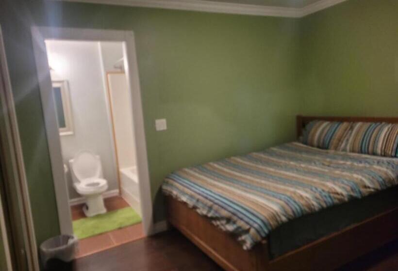 חדר סטנדרט לשלושה, Vancouver Jenny S Guesthouse