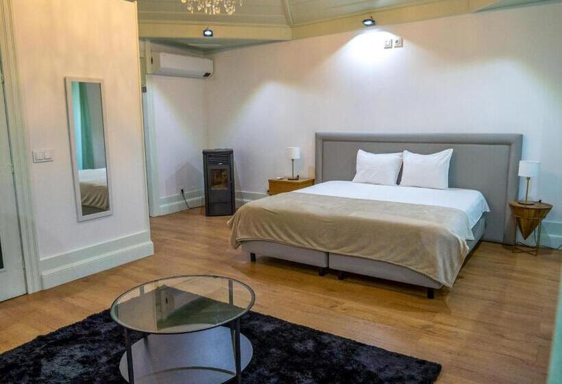 Люкс, Douro Village