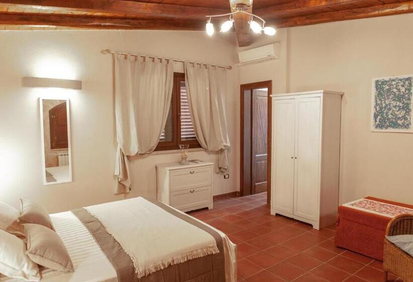 Pokój Standard Trzyosobowy, B&b Lucamaria