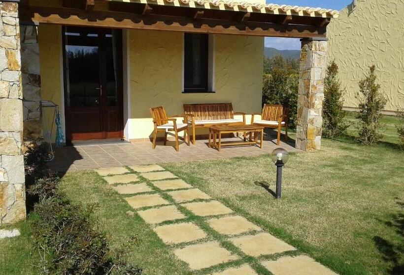 חדר דלוקס, Agriturismo Is Solinas