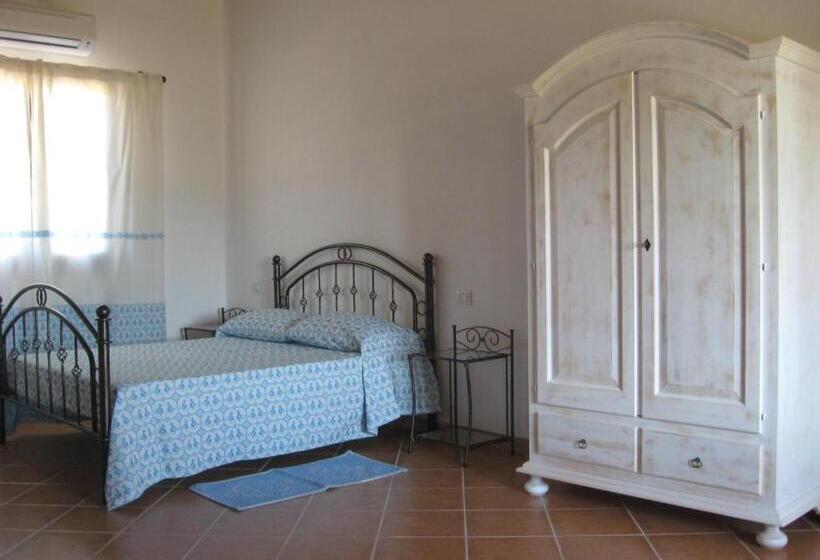 חדר סטנדרט, Agriturismo Is Solinas