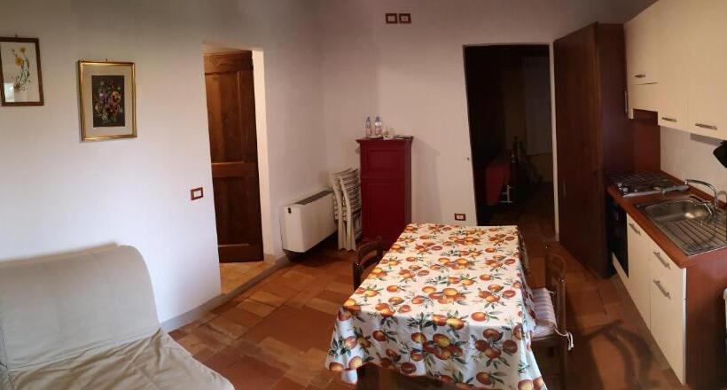 חדר סטנדרט לשלושה, Da Foschetta