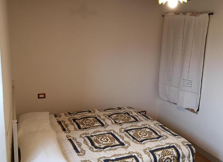 דירת שני חדרים, Da Foschetta