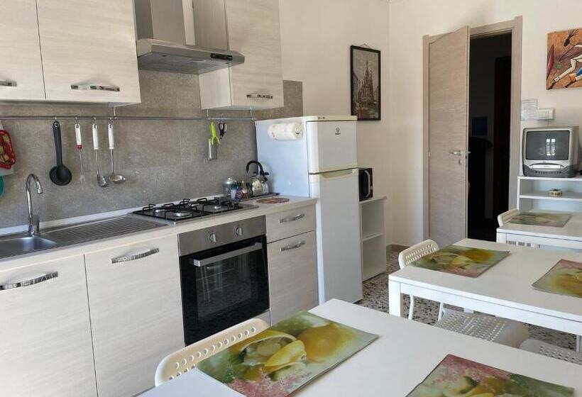 스탠다드 트리픔 룸 공동욕실, Casa Vacanze Affittacamere Senigallia 158