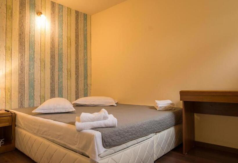 ファミリールーム, Pensiunea 4 Salcii