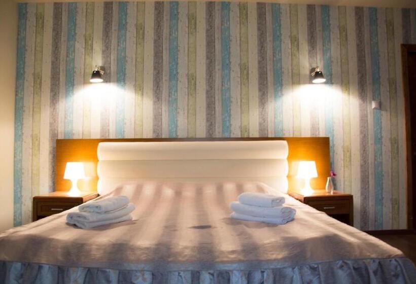 バルコニー付きスタンダードルーム, Pensiunea 4 Salcii