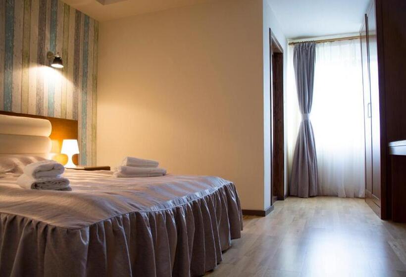 スタンダードルーム, Pensiunea 4 Salcii