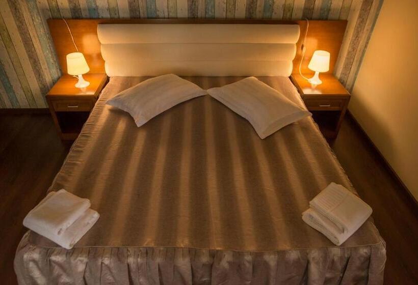 ファミリールーム, Pensiunea 4 Salcii