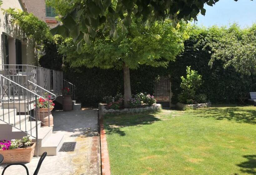 חדר סטנדרט עם מרפסת, Il Torrione