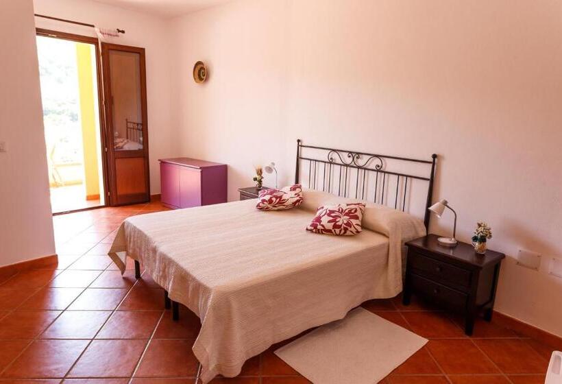 高级大房间, La Colbula