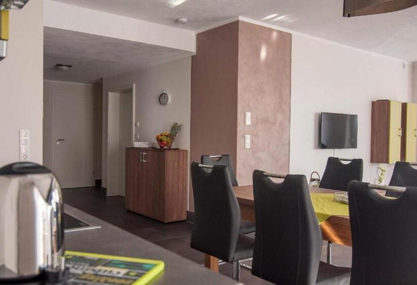 شقة غرفة نوم واحدة مزودة بشُرفة, Komfortable Apartment Wohnung