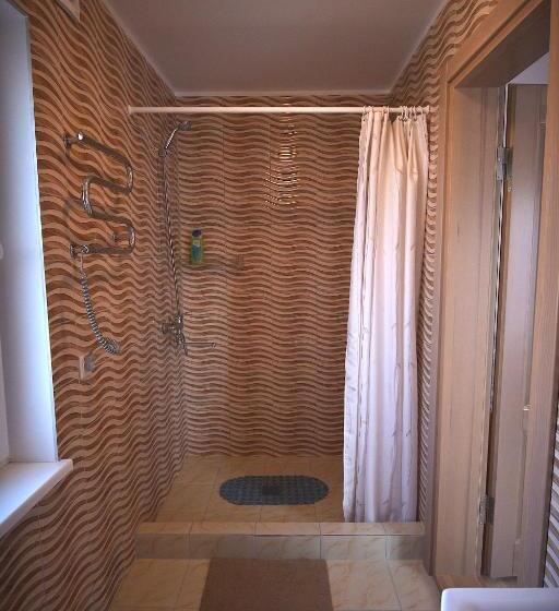 اتاق کلاسیک سه تخته, Ramybes Sala