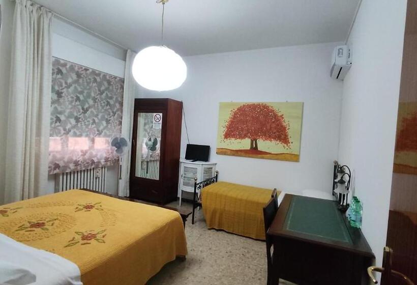 חדר סטנדרט טריפל חדר רחצה חיצוני, Casa Elvezia Guest House