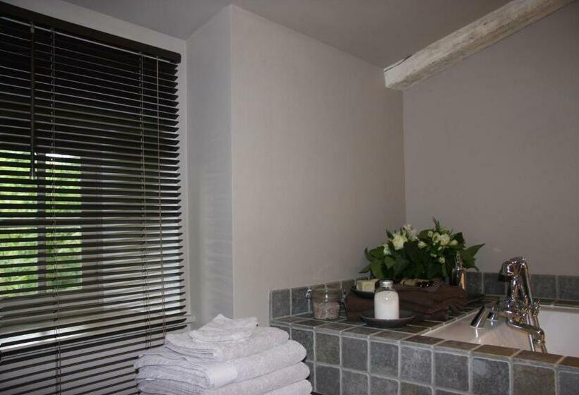 Семейный Номер, Chateau Saint Vincent