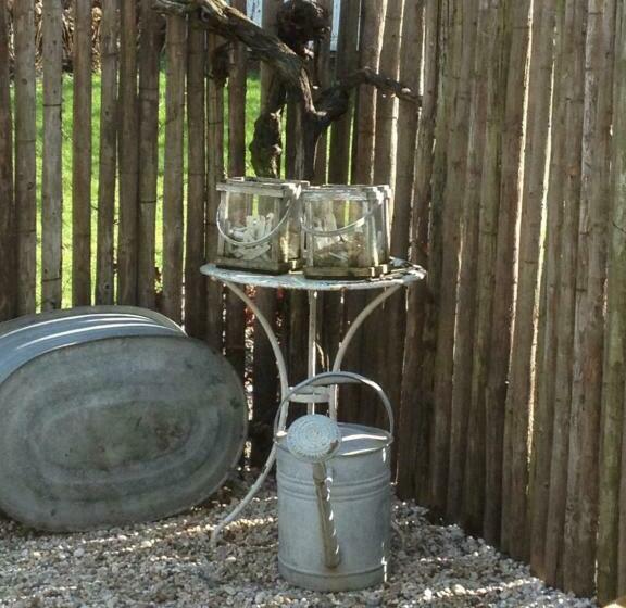 סטודיו סטנדרט עם מרפסת, Het Koetshuis