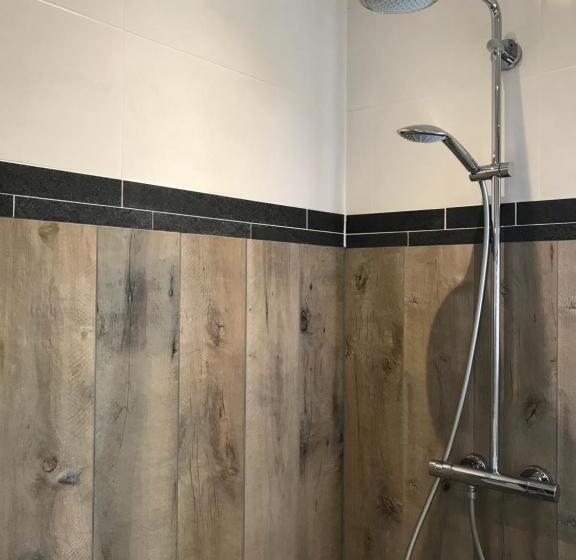 סטודיו סטנדרט עם מרפסת, Het Koetshuis