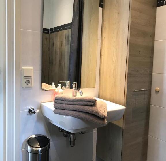 סטודיו סטנדרט עם מרפסת, Het Koetshuis