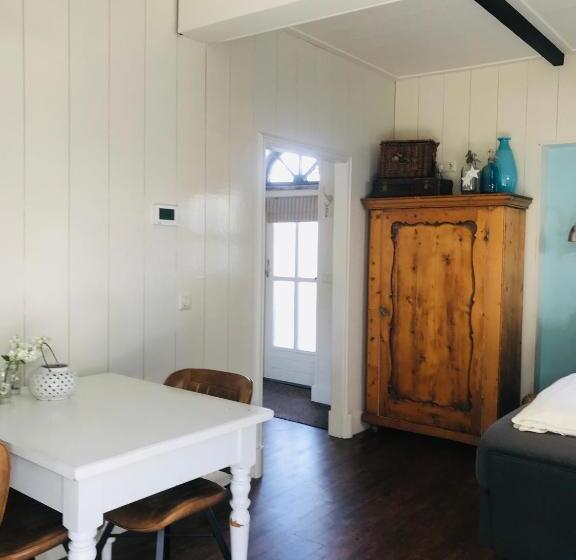 סטודיו סטנדרט עם מרפסת, Het Koetshuis